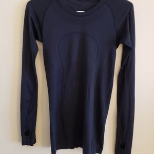 Lululemon swiftly tech long sleeve size 4